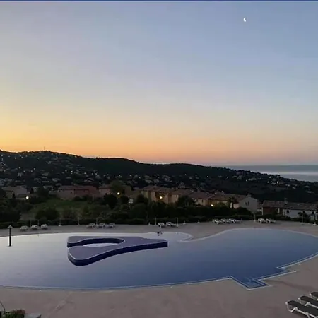 Appart Dans Avec Piscine La Garonnette-Plage